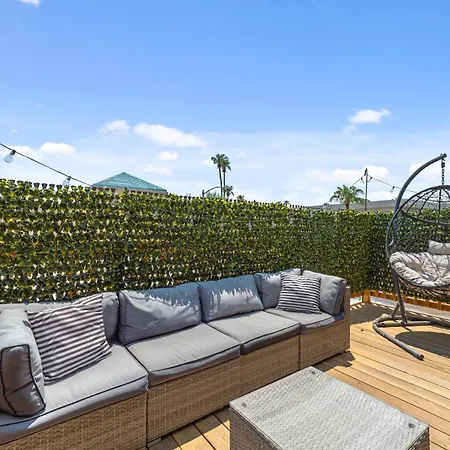 Windfield Condo In The Entertainment District